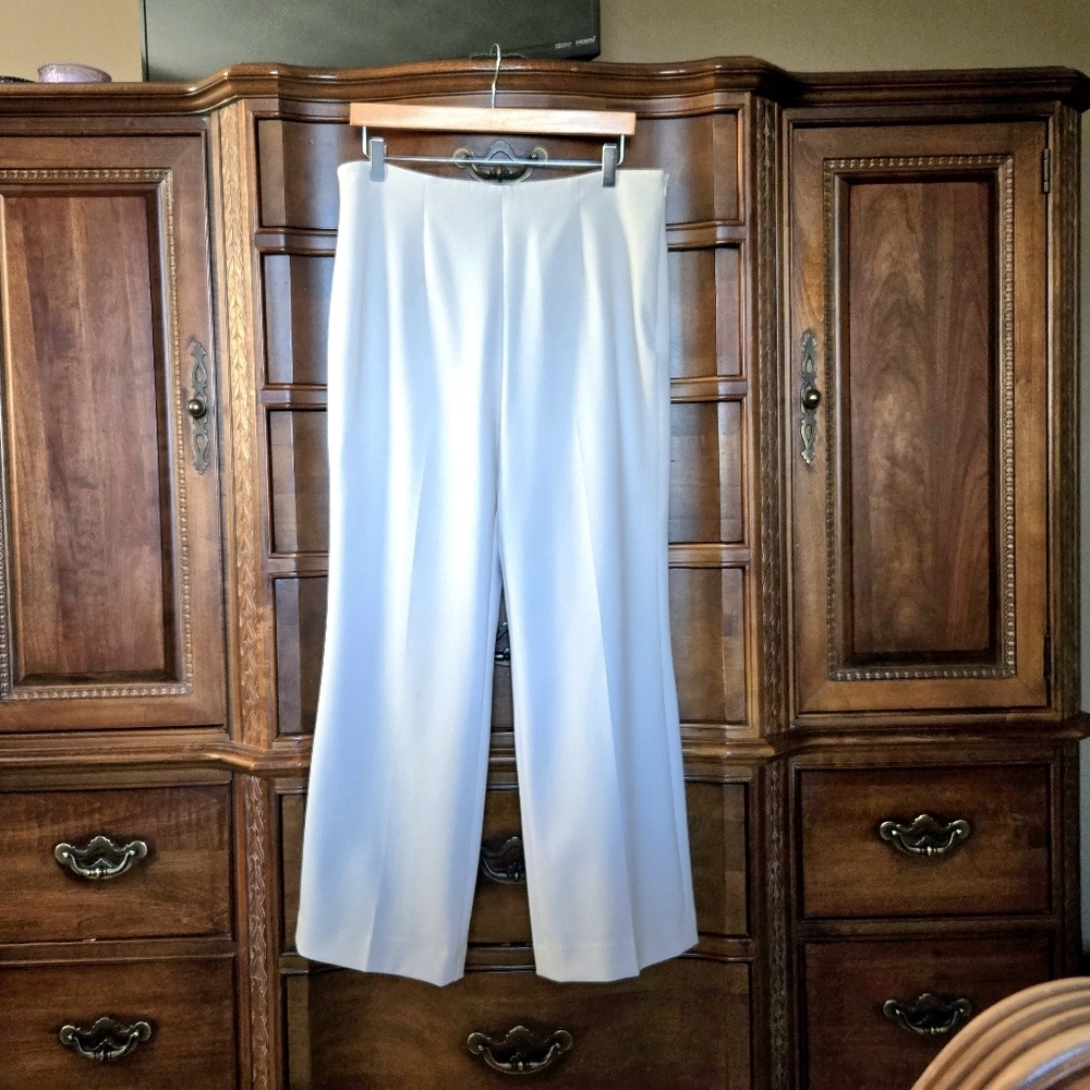 Carlisle Collection Pants. Off White, 12.